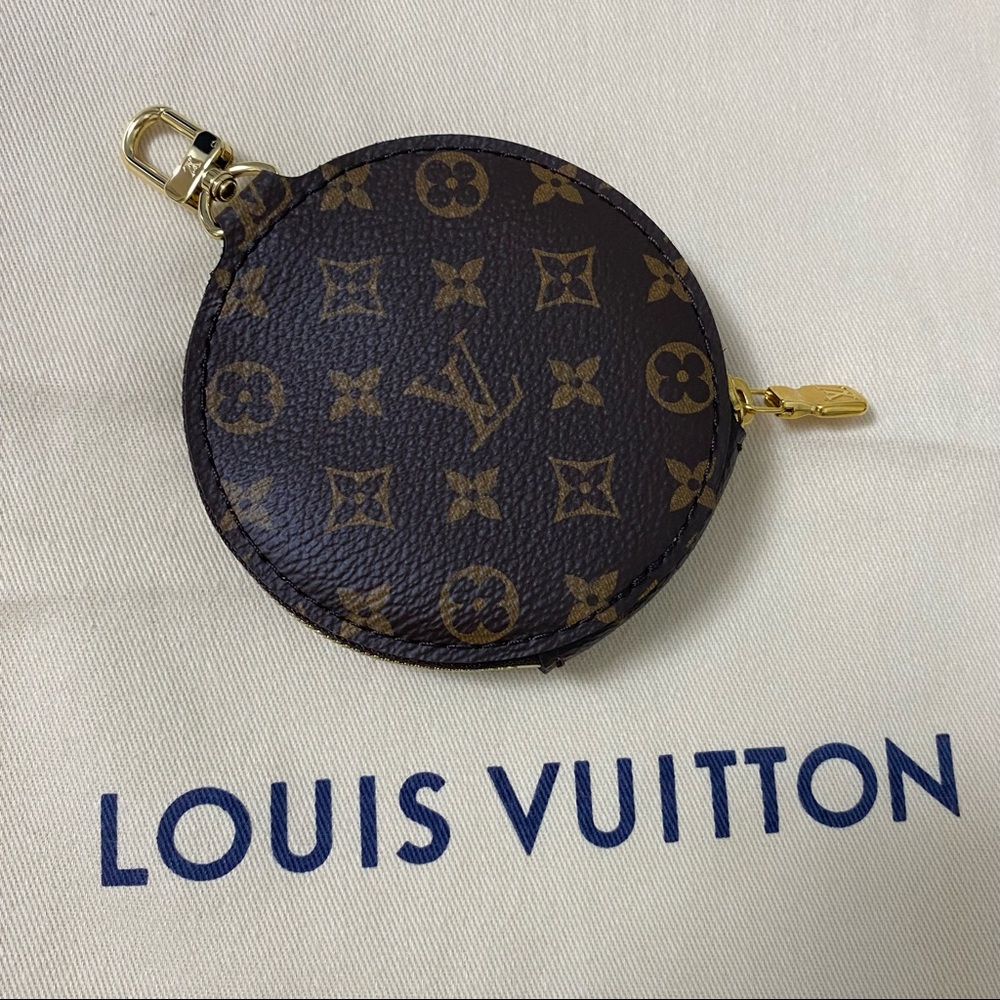 Louis Vuitton round zipped coin purse - Picture 10 of 10